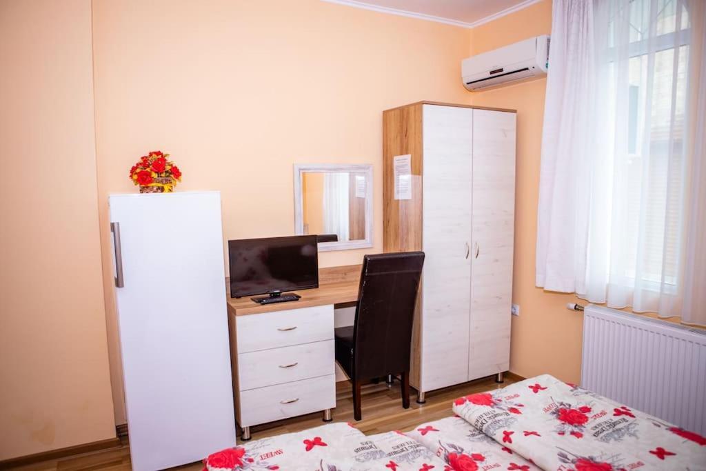 Hotel Lucky 2 Pavel Banya Exterior foto