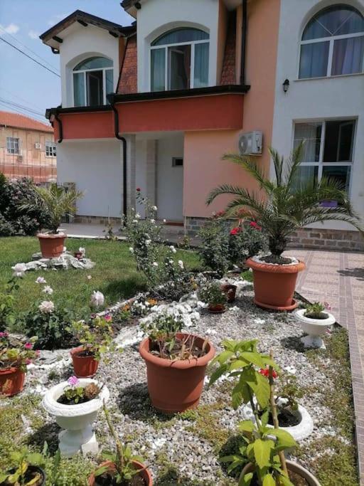 Hotel Lucky 2 Pavel Banya Exterior foto