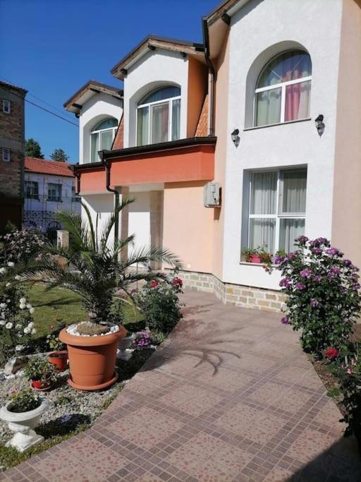 Hotel Lucky 2 Pavel Banya Exterior foto
